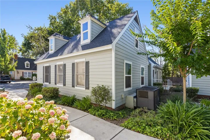 9 Williamsburg, Chico, California 95926