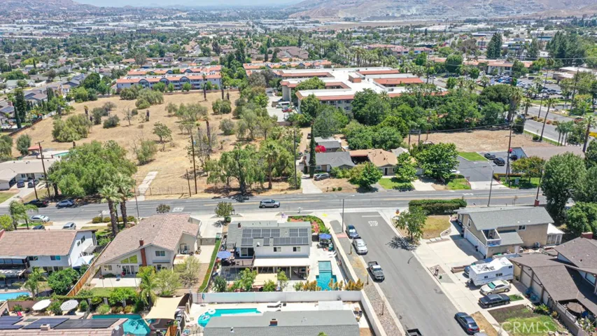 1932 Kellogg, Corona, California 92879