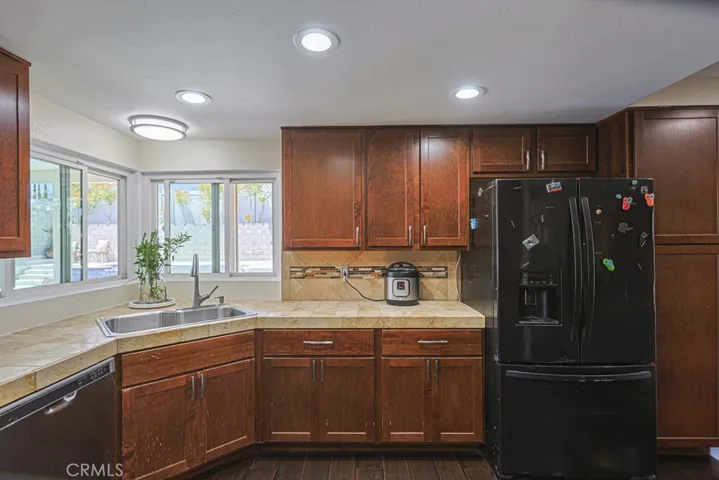1932 Kellogg, Corona, California 92879