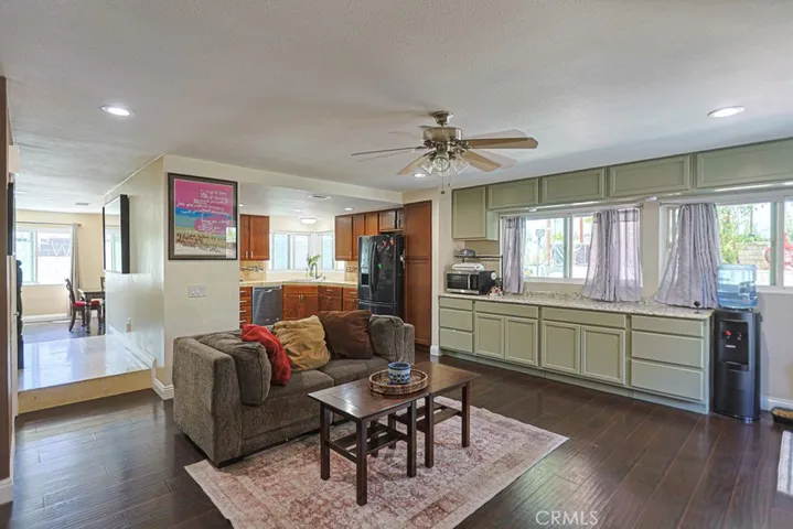 1932 Kellogg, Corona, California 92879