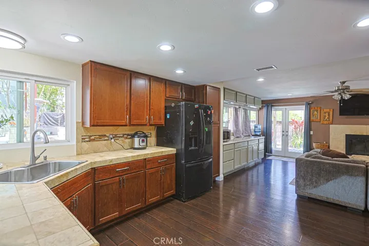 1932 Kellogg, Corona, California 92879