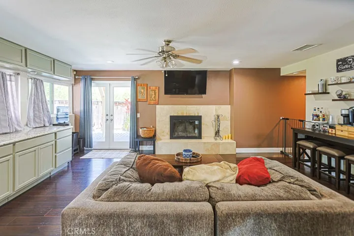 1932 Kellogg, Corona, California 92879