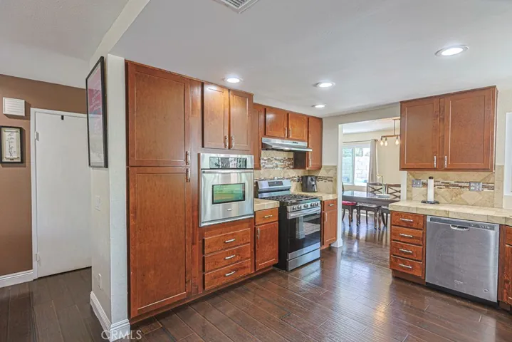 1932 Kellogg, Corona, California 92879