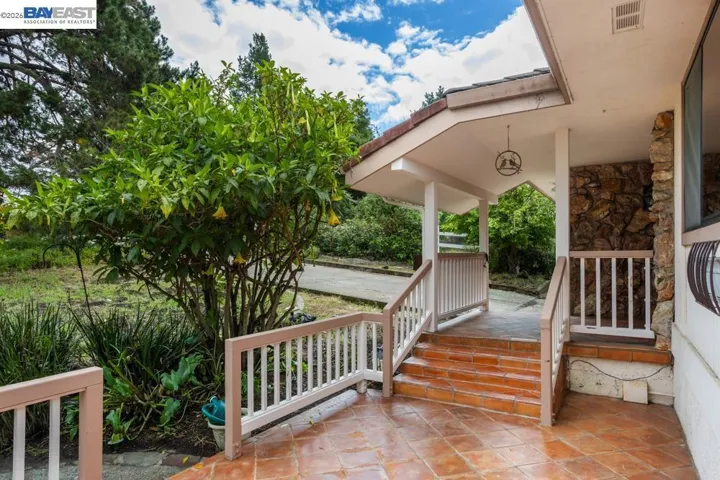 6727 Sunnyslope Ave, Castro Valley, California 94552