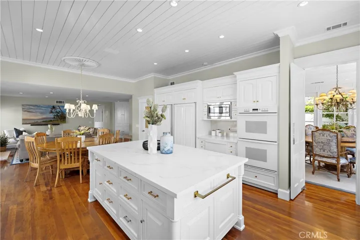 21 Emerald, Irvine, California 92614