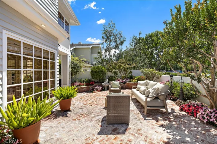 21 Emerald, Irvine, California 92614