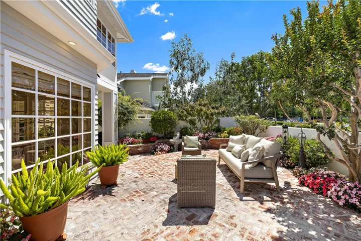 21 Emerald, Irvine, California 92614