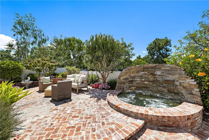 21 Emerald, Irvine, California 92614