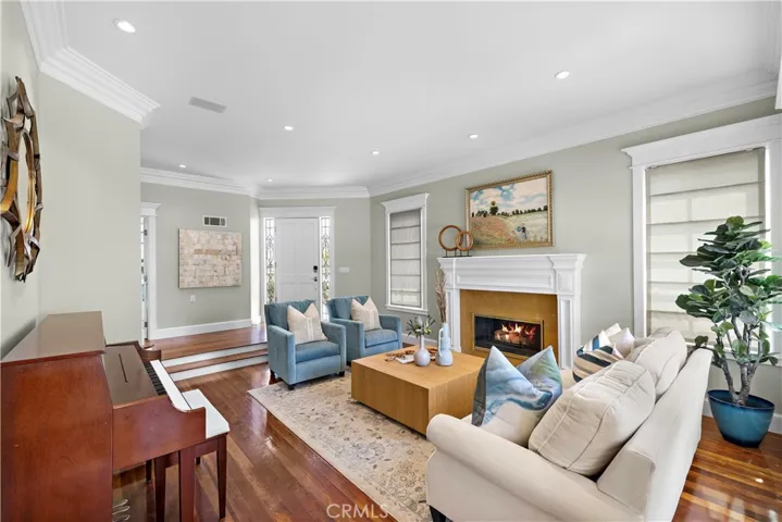 21 Emerald, Irvine, California 92614
