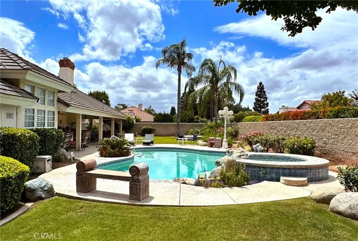 8804 Omeara Court, Bakersfield, California 93311