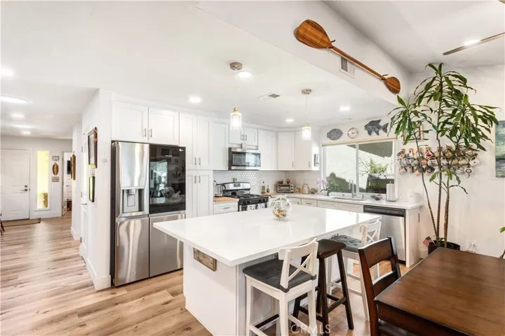 23672 Villena, Mission Viejo, California 92692