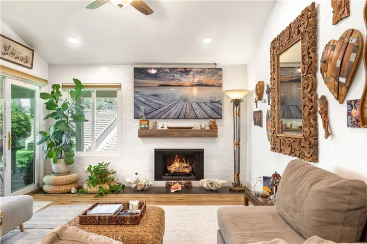 23672 Villena, Mission Viejo, California 92692