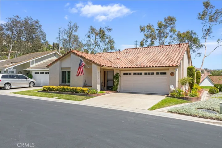 23672 Villena, Mission Viejo, California 92692