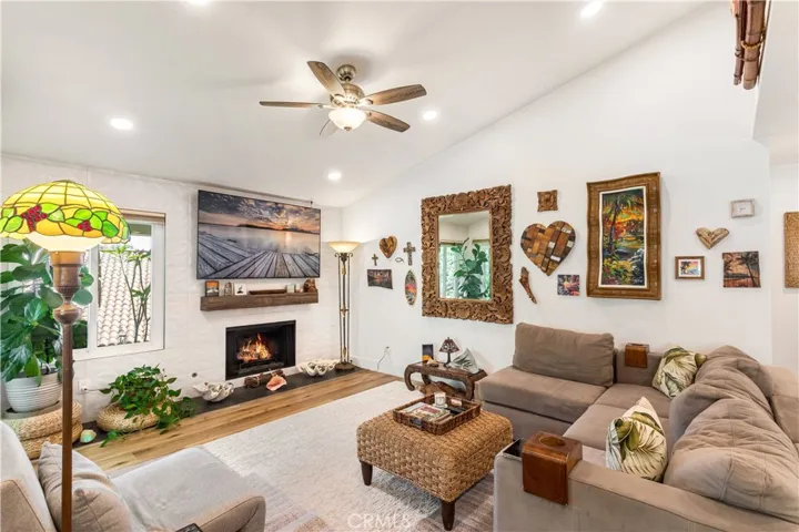 23672 Villena, Mission Viejo, California 92692