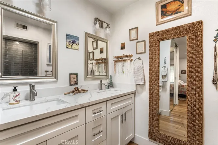 23672 Villena, Mission Viejo, California 92692