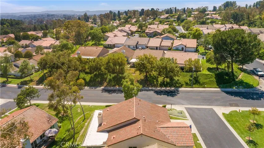 23672 Villena, Mission Viejo, California 92692