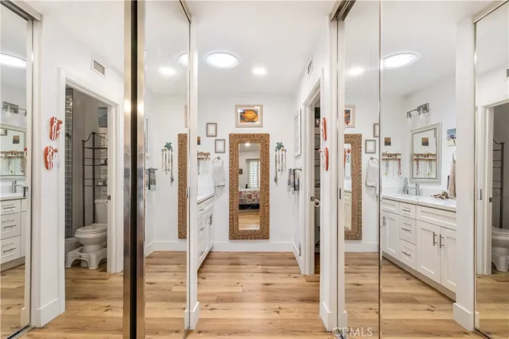 23672 Villena, Mission Viejo, California 92692