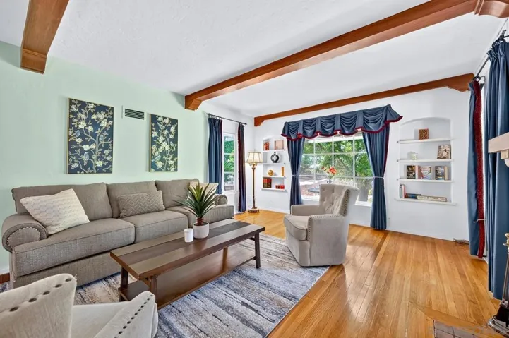 4307 Vista Way, La Mesa, California 91941