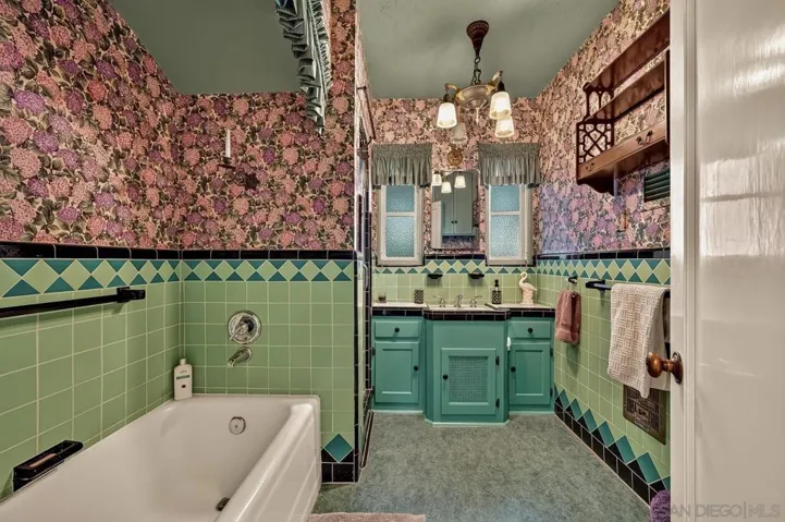 4307 Vista Way, La Mesa, California 91941