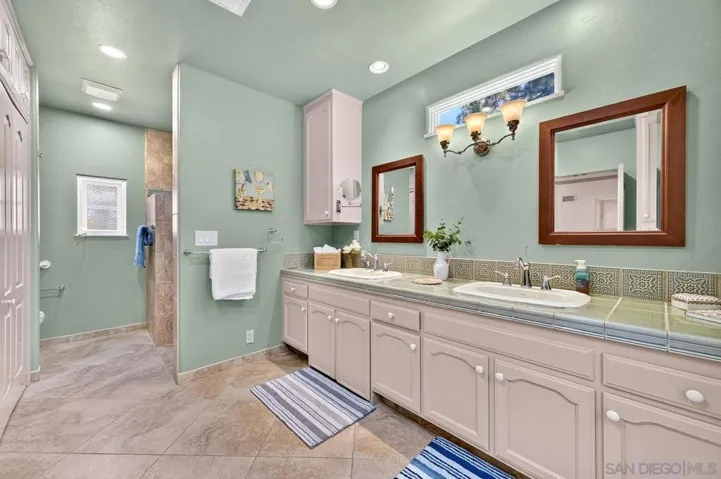 4307 Vista Way, La Mesa, California 91941