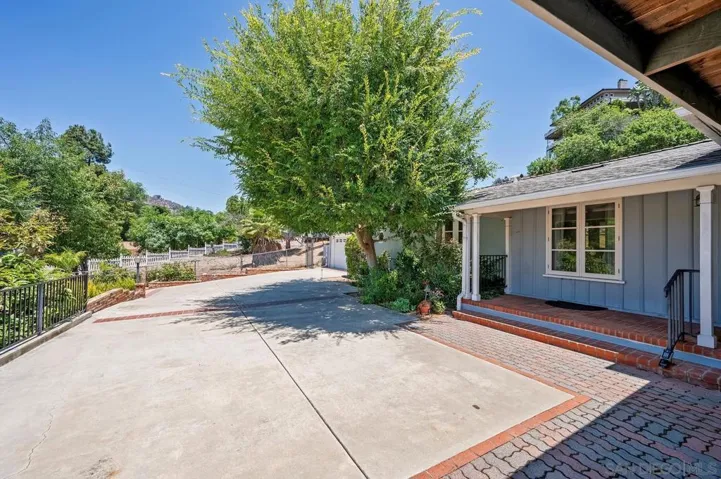4307 Vista Way, La Mesa, California 91941