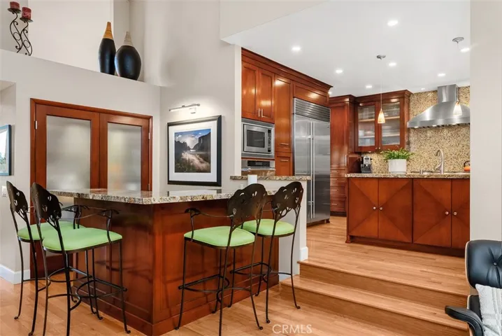 Bar | Kitchen