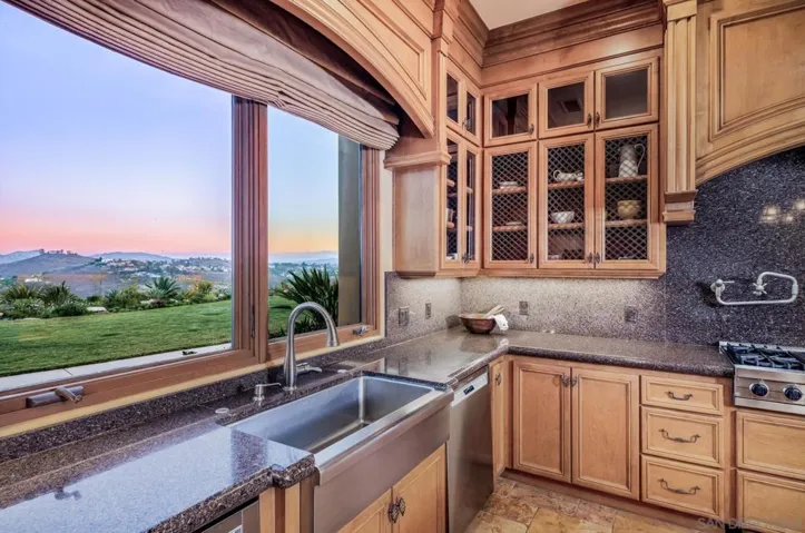 14155 Bryce Point, Poway, California 92064