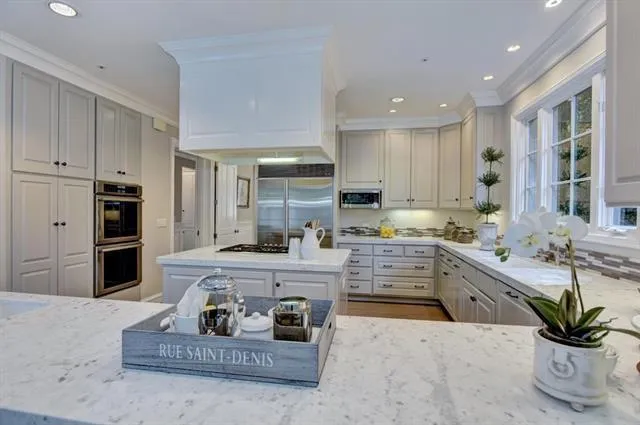 333 Santa Rita Avenue, Palo Alto, California 94301