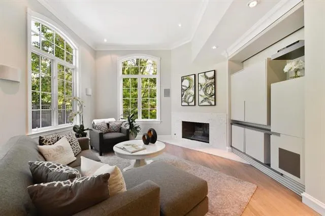 333 Santa Rita Avenue, Palo Alto, California 94301