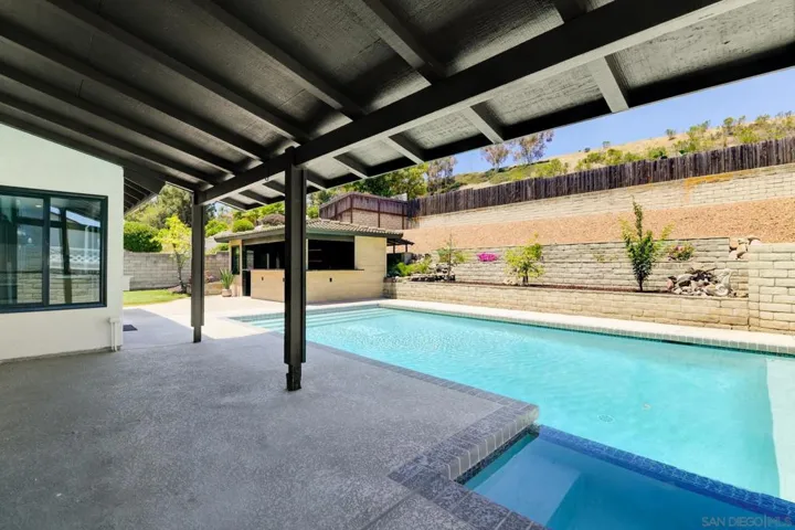 1562 Whitsett Dr, El Cajon, California 92020