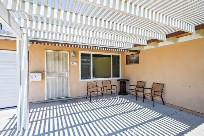 8777 Glencoe Drive, Riverside, California 92503