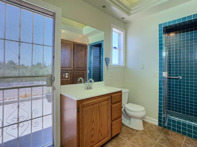 Bedroom #4 ensuite bathroom.