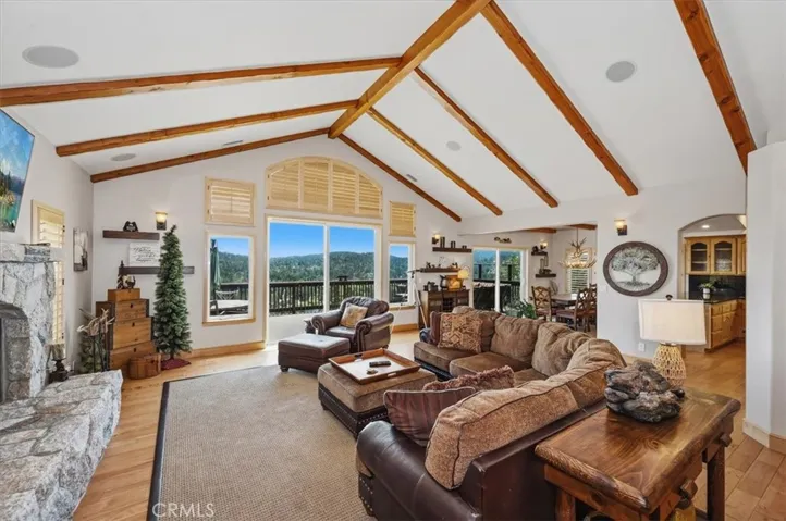 885 Del Norte, Lake Arrowhead, California 92352