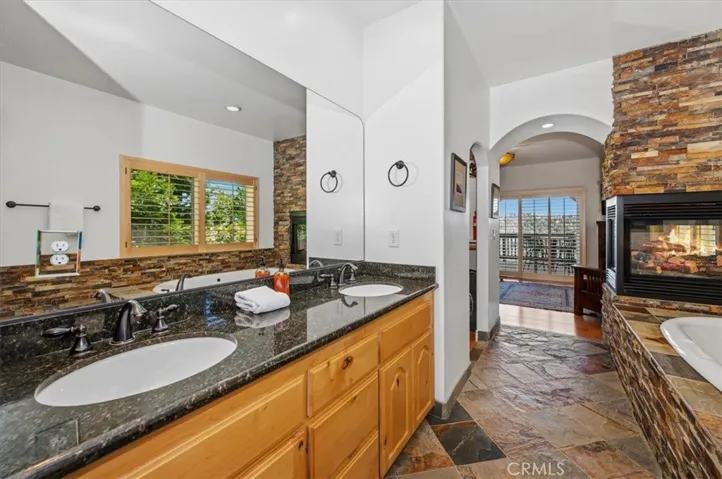 885 Del Norte, Lake Arrowhead, California 92352