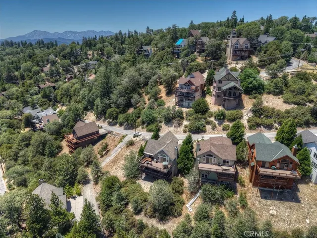 885 Del Norte, Lake Arrowhead, California 92352