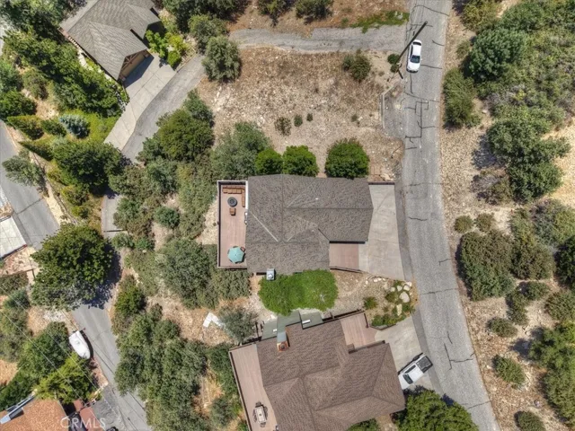 885 Del Norte, Lake Arrowhead, California 92352