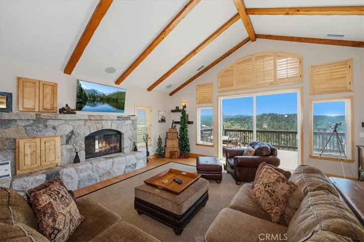 885 Del Norte, Lake Arrowhead, California 92352