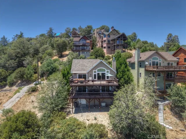 885 Del Norte, Lake Arrowhead, California 92352