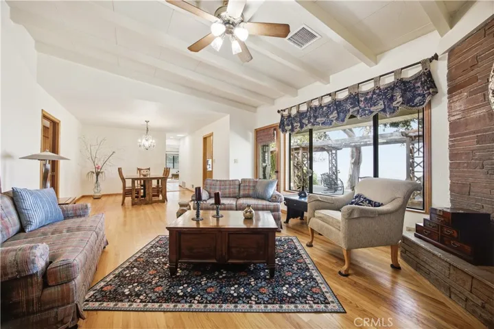 10170 Maude Ave, Sunland, California 91040