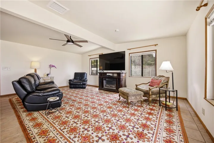 10170 Maude Ave, Sunland, California 91040