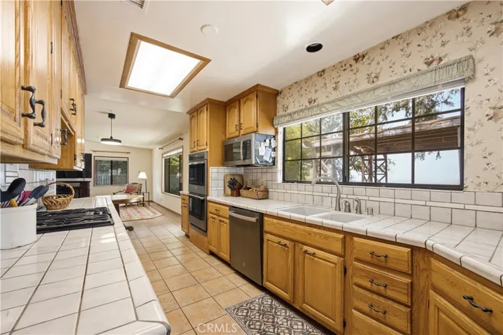 10170 Maude Ave, Sunland, California 91040