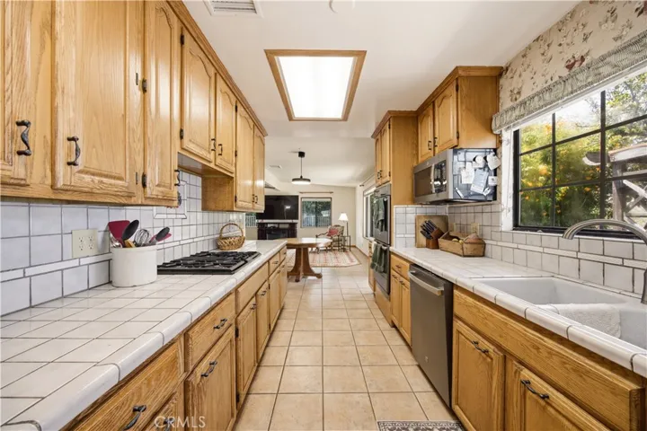 10170 Maude Ave, Sunland, California 91040