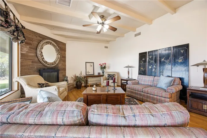 10170 Maude Ave, Sunland, California 91040