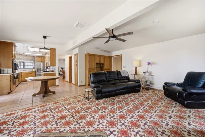 10170 Maude Ave, Sunland, California 91040