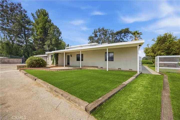 10170 Maude Ave, Sunland, California 91040