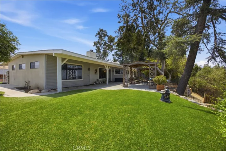10170 Maude Ave, Sunland, California 91040