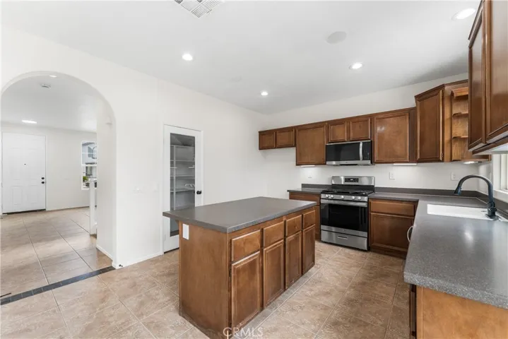 14239 Tortoise, Victorville, California 92394