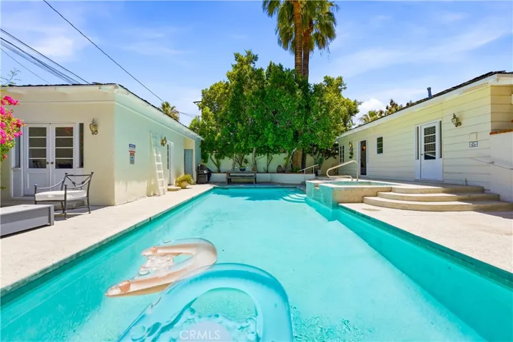 Casita on the Left