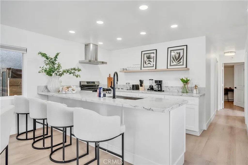 920 W Balboa, Newport Beach, California 92661 — photo 4