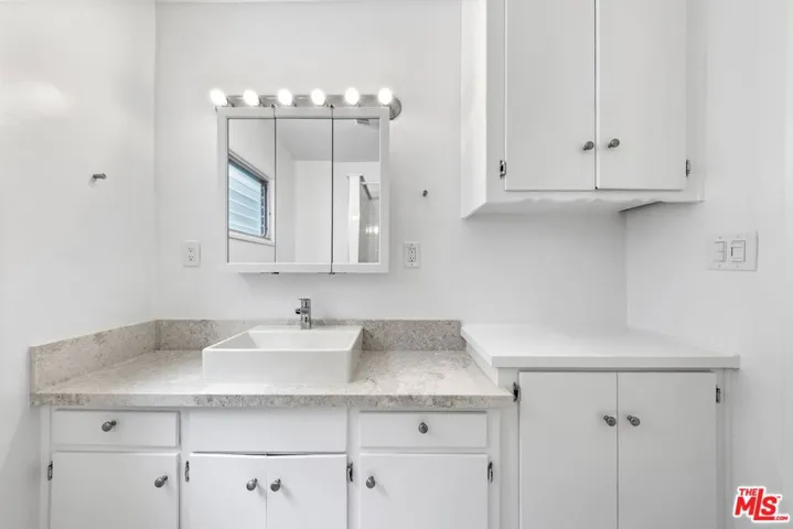 1037 11th Street 1, Santa Monica, California 90403